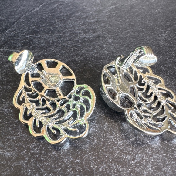 Vintage Sarah Coventry clip on earrings - Picture 5 of 5